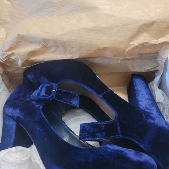 Ladies High Heel - Picture 9 of 9